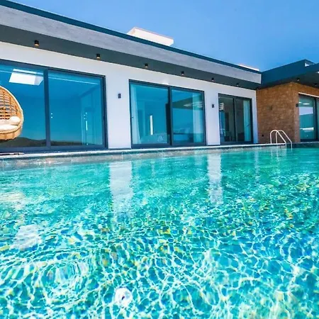 Modern Luxury Seaview 2br Вилла