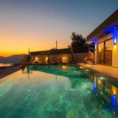 Modern Luxury Seaview 2br Villa Kas